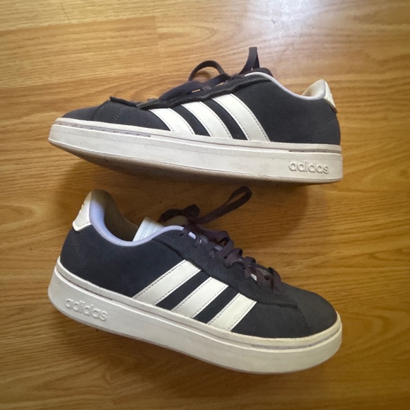 Adidas Grand Court Navy Women’s 9.5 - Picture 1 of 3